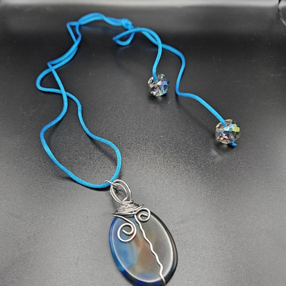 Wire wrapped stone necklqce